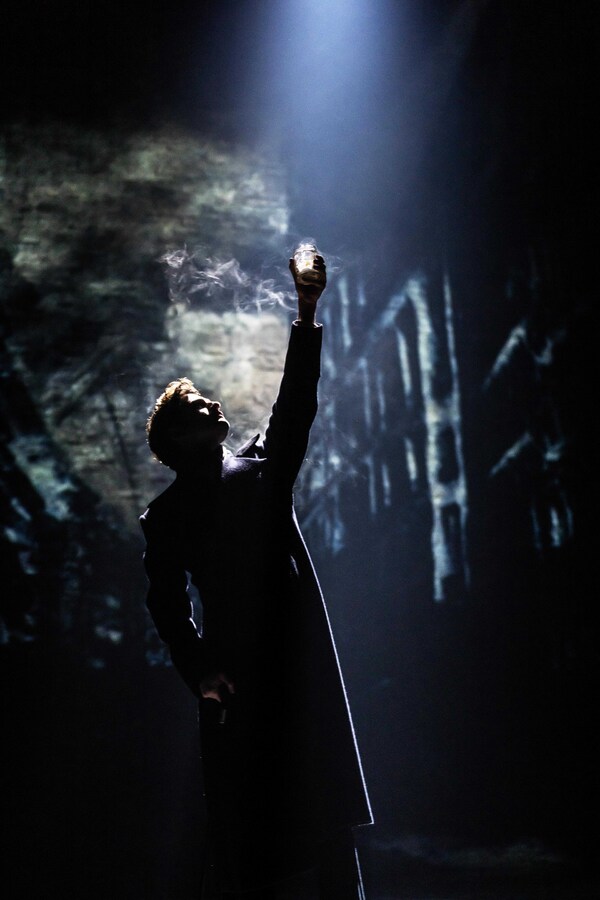 Photos: See the New Images of LES MISERABLES in the West End Image