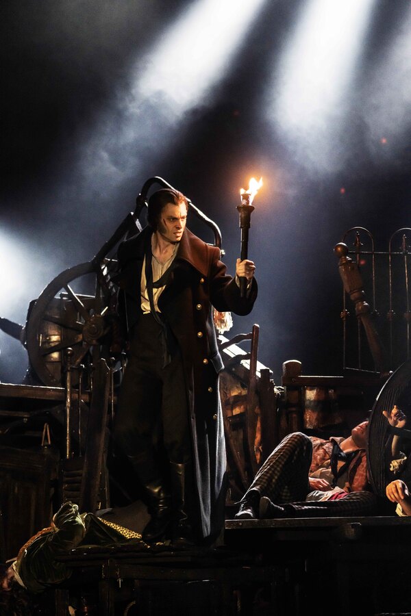 Photos: See the New Images of LES MISERABLES in the West End Image
