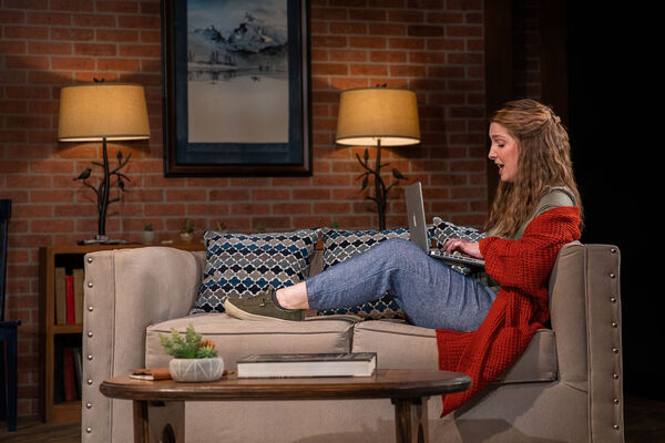 Photos: First Look at TINY BEAUTIFUL THINGS at Circle Theatre Image