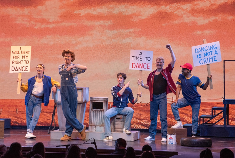 Review: FOOTLOOSE at Broadway Palm Dinner Theatre Image