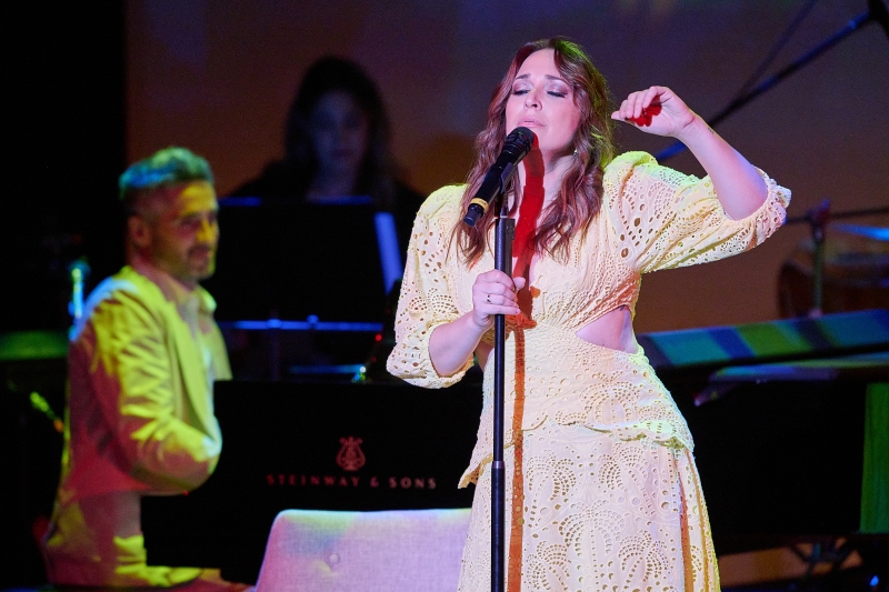 Review: Jessica Vosk Pure Medical Grade Magic In CALIFORNIA DREAMIN' at 92NY Image