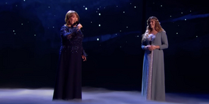 Susan Boyle Performs 'I Dreamed a Dream' With the Cast of LES MIS