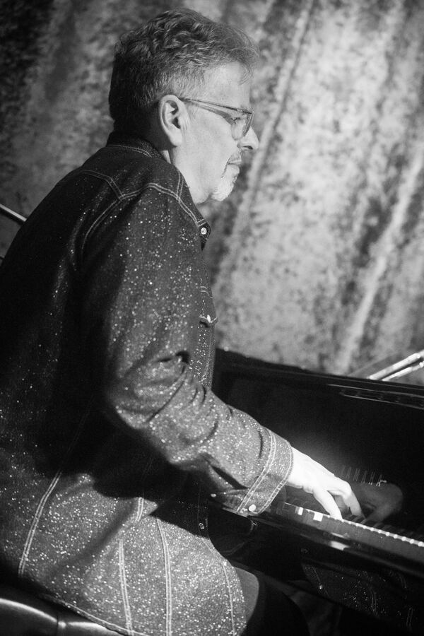 Photos: May 30th THE LINEUP WITH SUSIE MOSHER In Matt Baker's Artistic Style Image