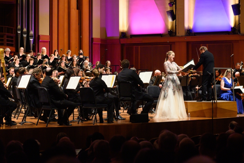 Review: MORLOT, SEATTLE SYMPHONY CAPTIVATE IN ALL-FRENCH PROGRAM at Benaroya Hall Image