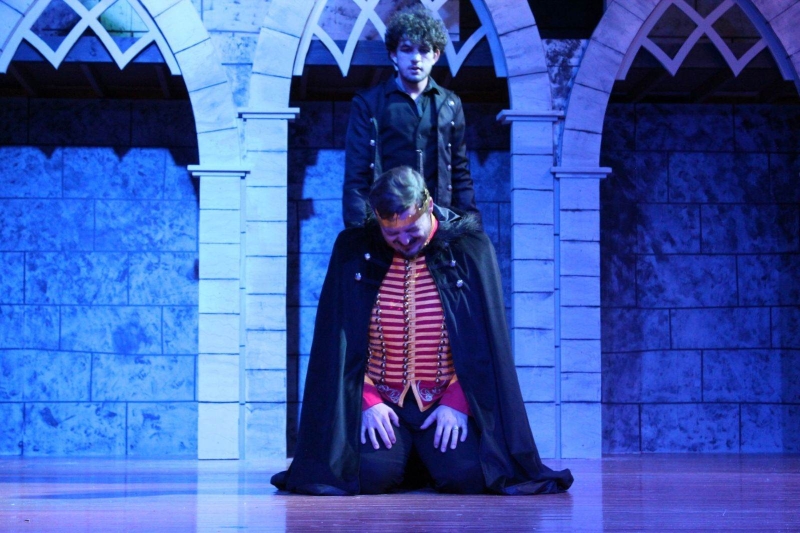 Review: WILLIAM SHAKESPEARE'S HAMLET at TWIN LAKES PLAYHOUSE 