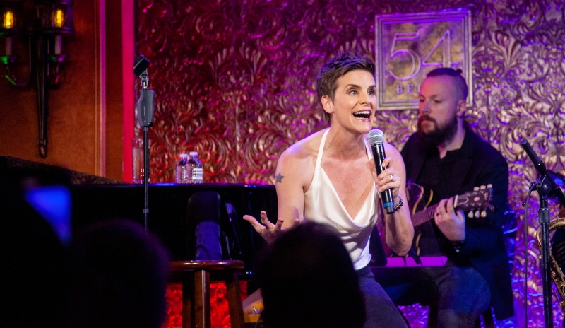 Review: Jenn Colella Is Stunning, Exciting, Sexy, And All The Dangnab Things, As Well As Being OUT AND PROUD at 54 Below 