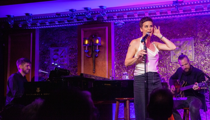 Review: Jenn Colella Is Stunning, Exciting, Sexy, And All The Dangnab Things, As Well As Being OUT AND PROUD at 54 Below 