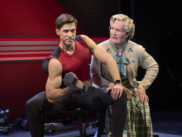 Photos: First Look At MRS. DOUBTFIRE in London's West End Image