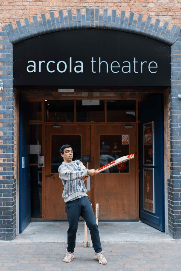 Photos: Go Inside Rehearsal for DUCK at the Arcola Theatre Image