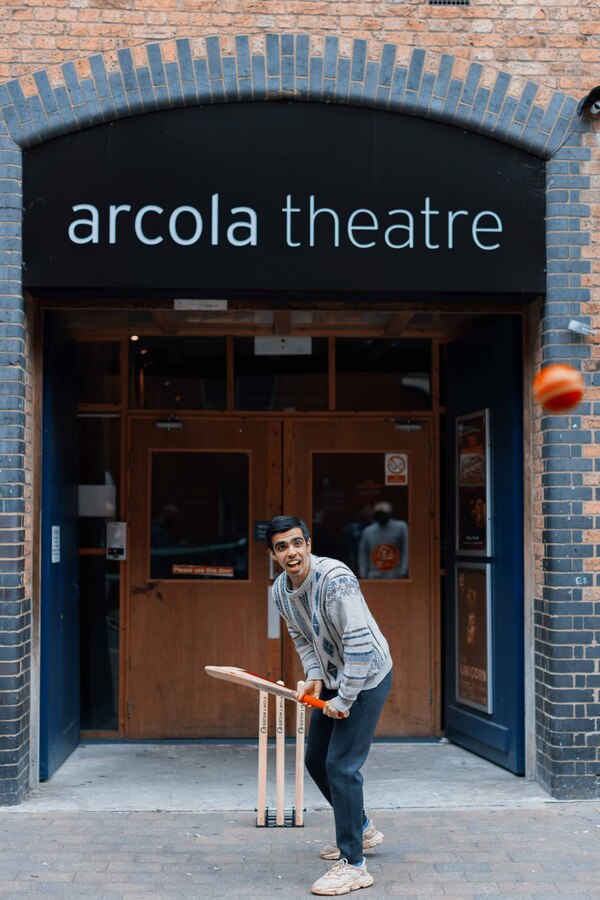 Photos: Go Inside Rehearsal for DUCK at the Arcola Theatre Image