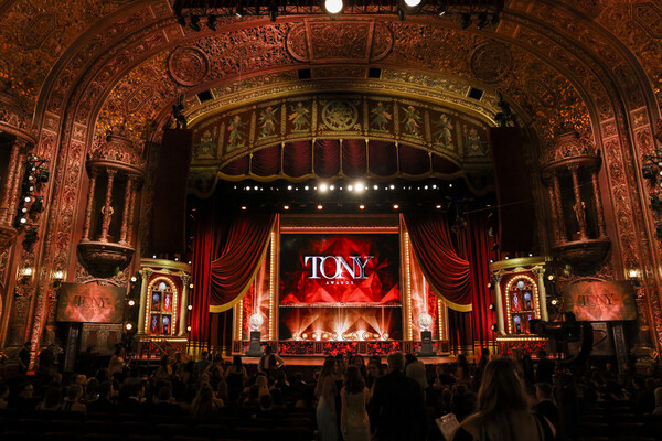 Photos: Go Inside the Tony Awards With Ariana DeBose, Alex Newell & More Image