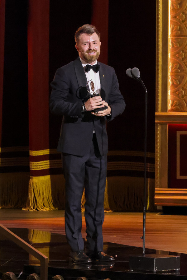 Photos: Go Inside the Tony Awards With Ariana DeBose, Alex Newell & More Image