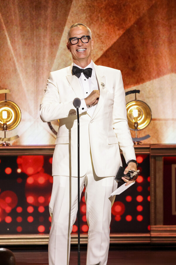 Photos: Go Inside the Tony Awards With Ariana DeBose, Alex Newell & More Image