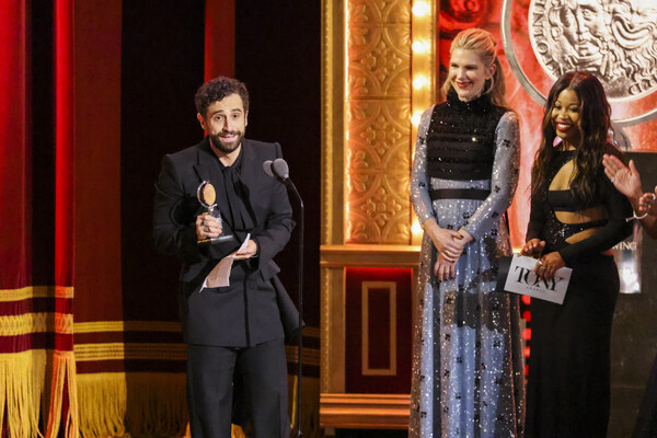Photos: Go Inside the Tony Awards With Ariana DeBose, Alex Newell & More Image