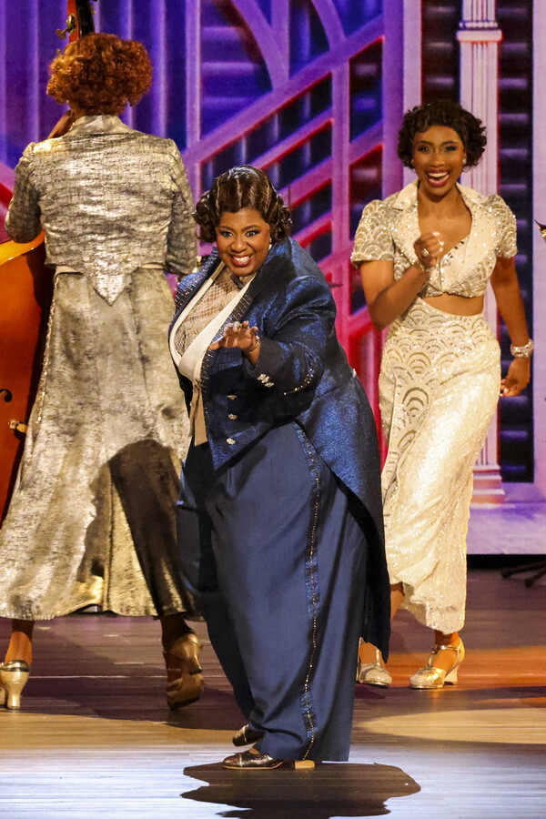 Photos: Go Inside the Tony Awards With Ariana DeBose, Alex Newell & More Image