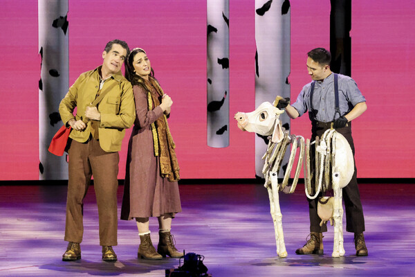 Photos: Go Inside the Tony Awards With Ariana DeBose, Alex Newell & More Image