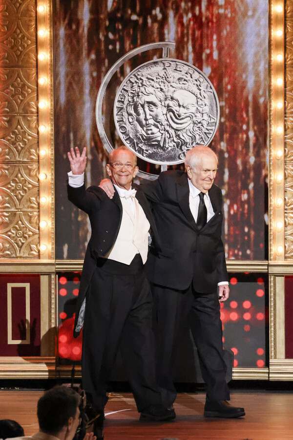 Photos: Go Inside the Tony Awards With Ariana DeBose, Alex Newell & More Image