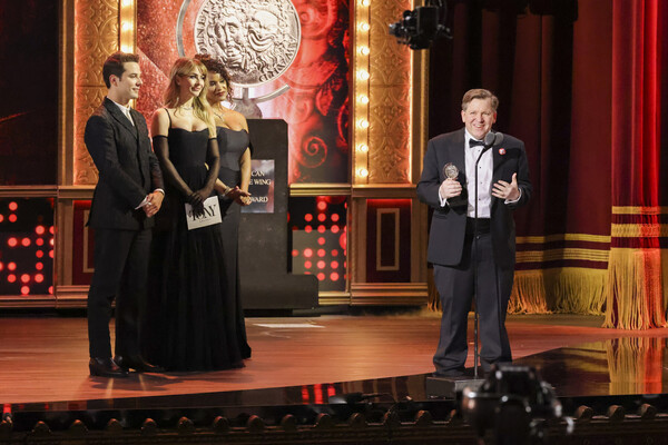 Photos: Go Inside the Tony Awards With Ariana DeBose, Alex Newell & More Image