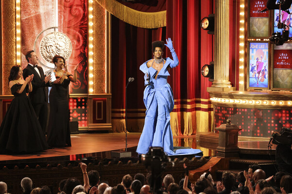 Photos: Go Inside the Tony Awards With Ariana DeBose, Alex Newell & More Image