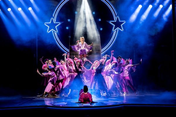 Photos: Check Out All New Photos From GREASE at the West End's Dominion Theatre Image
