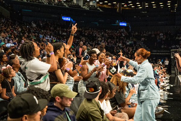 Photos: FLEX Team Takes a Field Trip to a NY Liberty Game Image