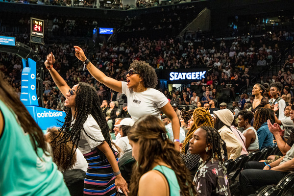 Photos: FLEX Team Takes a Field Trip to a NY Liberty Game Image