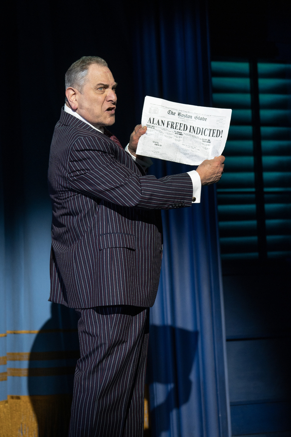 Photos: First Look at Constantine Maroulis, Joe Pantoliano & More in ROCK & ROLL MAN Image