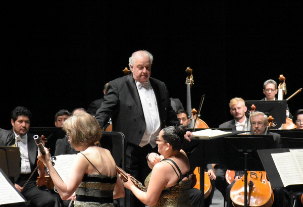 Photos: Ovacionan Concierto De La Orquesta Sinfónica Nacional Dirigida Por Lior Shambadal Image