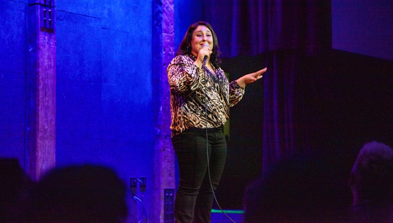 Review: Online Viral Sensations Robyn Schall & Will Burkart Knock It Out With Jokes & Stories At City Winery Image