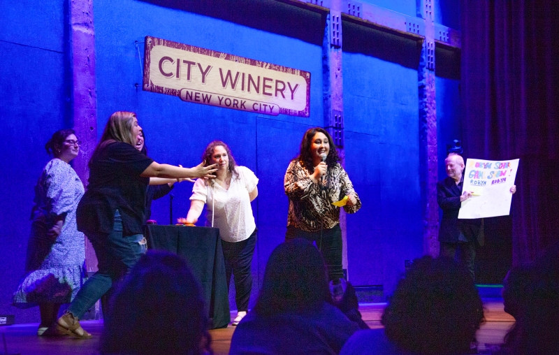 Review: Online Viral Sensations Robyn Schall & Will Burkart Knock It Out With Jokes & Stories At City Winery Image