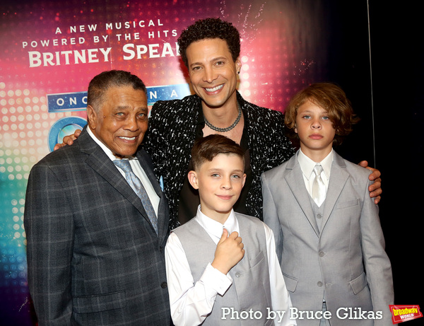 Eldrin Bell, Justin Guarini with sons William and Asher Photo