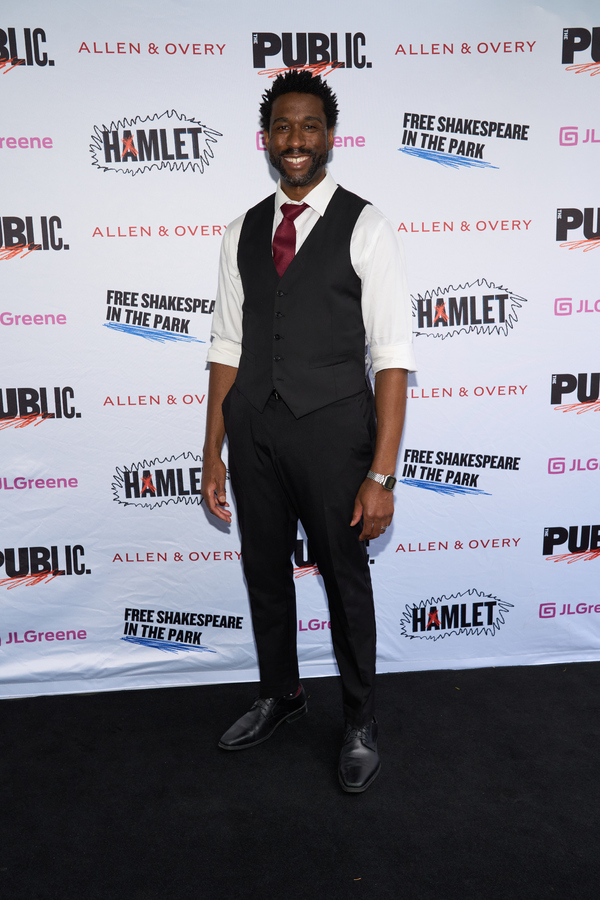 Photos: Go Inside Opening Night of HAMLET at Free Shakespeare in the Park Image