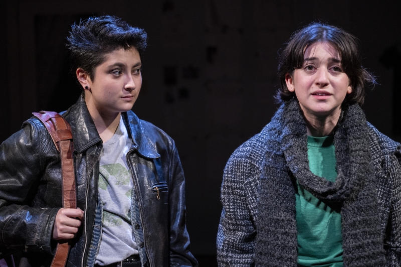 Review: FUN HOME at Studio Theatre Image
