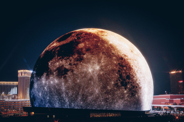 Photos: Sphere in Las Vegas Illuminates Entire Exterior For The First Time Image
