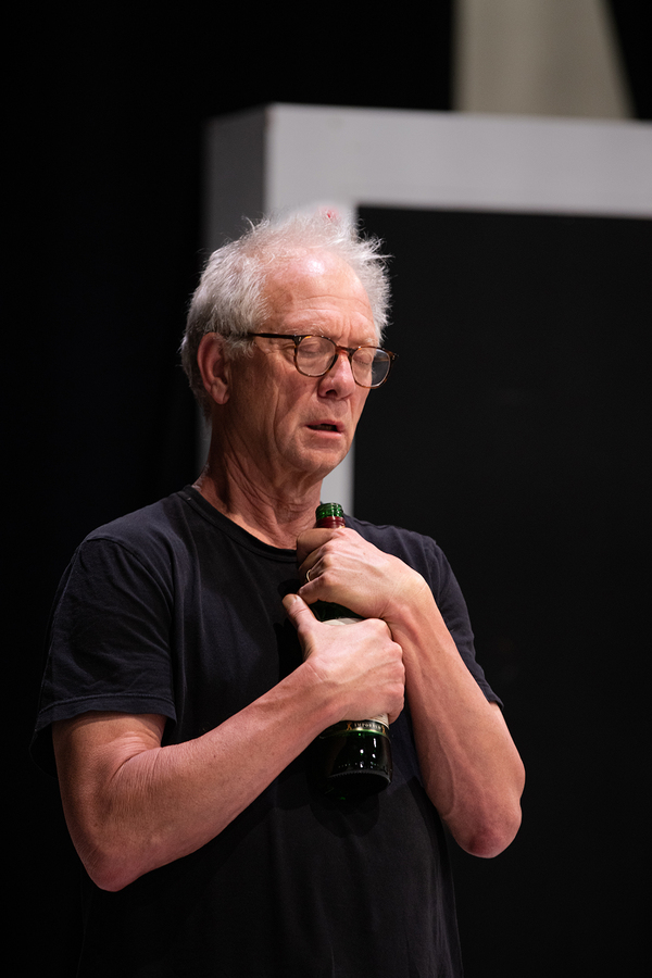 Photos: In Rehearsal For NO MAN'S LAND At Steppenwolf Theatre Company Image