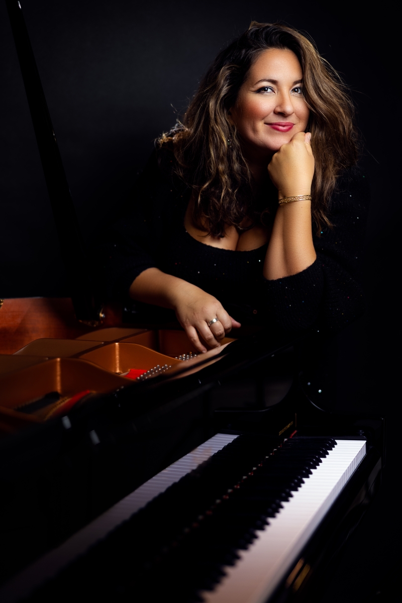 Album Review: Nicole Zuraitis Releases New Album Of Her Latest Jazz with HOW LOVE BEGINS Image