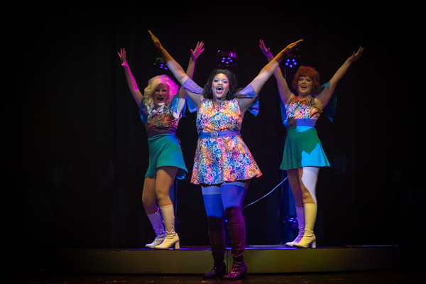 Photos: First Look at MTVarts' SISTER ACT Image