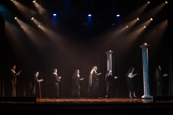 Photos: First Look at MTVarts' SISTER ACT Image