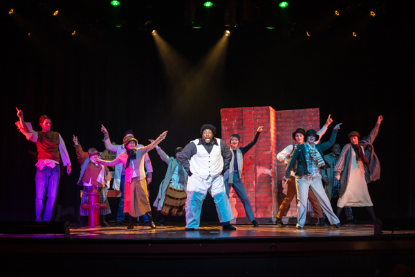 Photos: First Look at MTVarts' SISTER ACT Image