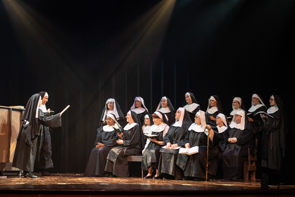 Photos: First Look at MTVarts' SISTER ACT Image