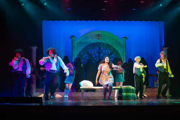 Photos: First Look at MTVarts' SISTER ACT Image