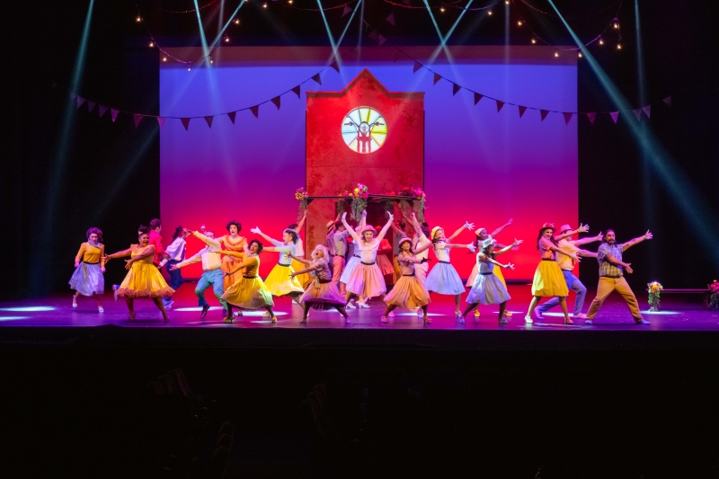 Review: ALL SHOOK UP at Crown Theatre Image