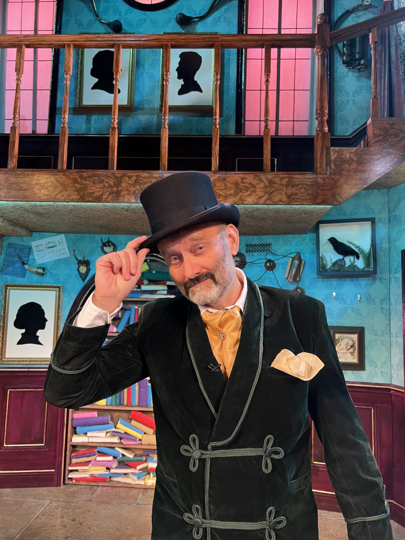 Photo: First Look at Hugh Dennis Guest Starring in BLEAK EXPECTATIONS Image