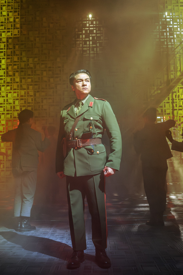 Photos: First Look at Non-Replica MISS SAIGON with the First Female Engineer 
