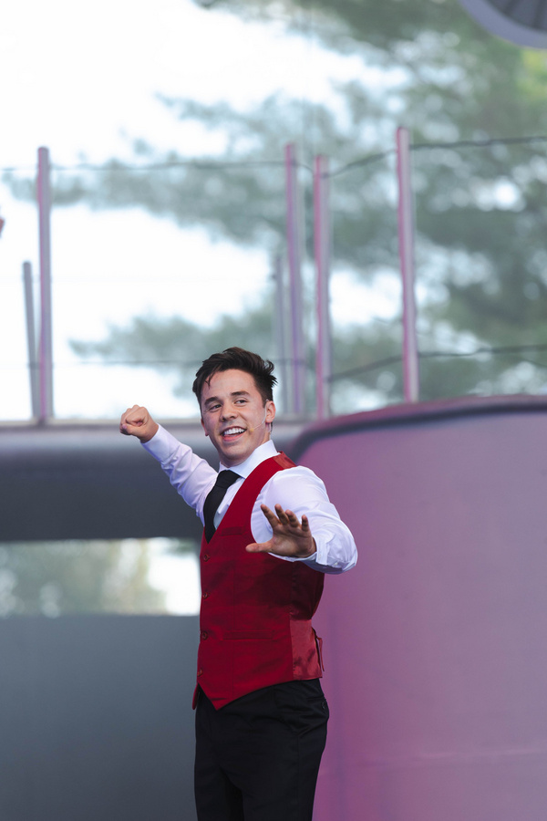 Photos: First Look at CATCH ME IF YOU CAN at Pinewood Performing Arts Image