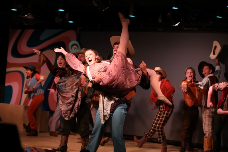 Review: JOSEPH AND THE AMAZING TECHNICOLOR DREAMCOAT at Murry's Dinner Playhouse 