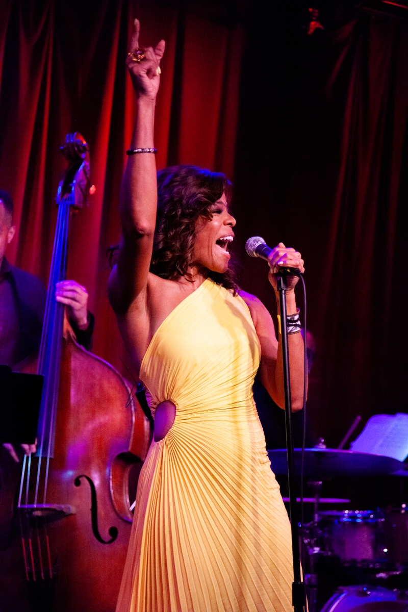 Review: NICOLE HENRY Packs The House For Birdland Debut Image