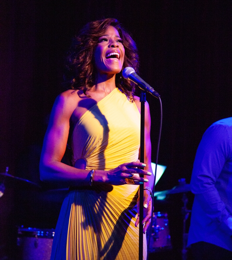Review: NICOLE HENRY Packs The House For Birdland Debut Image