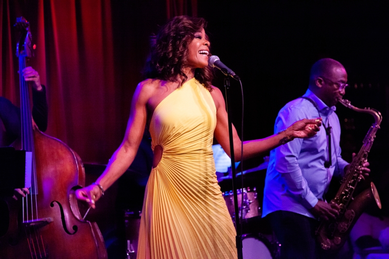 Review: NICOLE HENRY Packs The House For Birdland Debut Image
