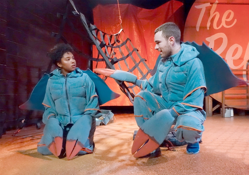 Review: CRABS IN A BUCKET at Echo Theater Company 